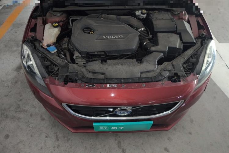 Used Volvo V40 2015 1.6T Zhiyi Edition Engine Bay
