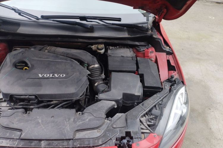 Used Volvo V40 2015 1.6T Zhiya Edition Engine Bay Left