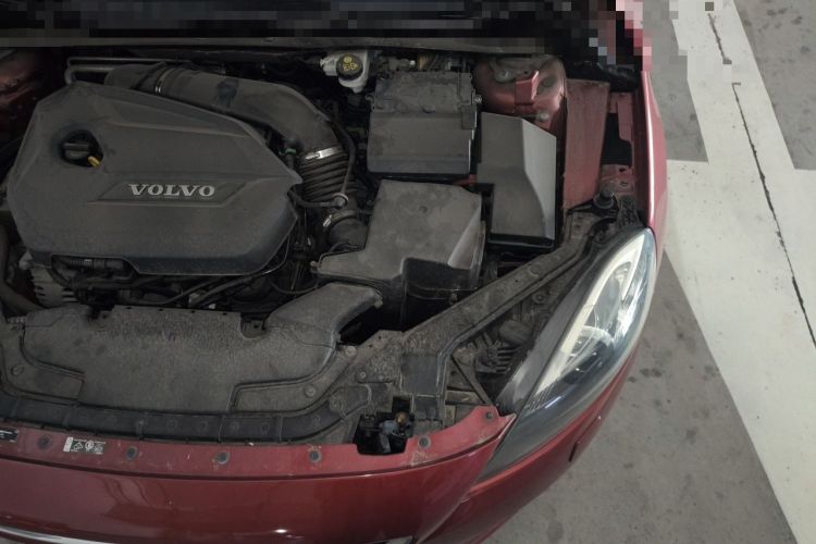 Used Volvo V40 2015 1.6T Zhiyi Edition Engine Bay Left