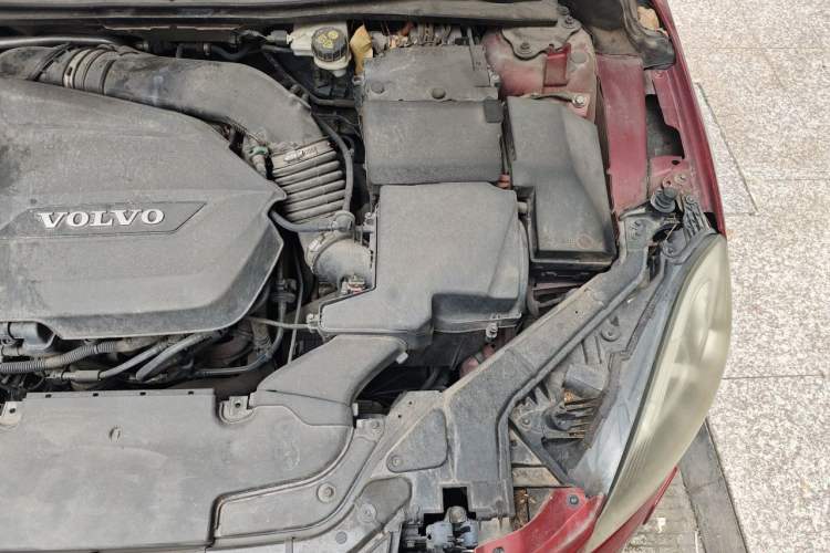 Used Volvo V40 2015 1.6T Zhiya Edition Engine Bay Left