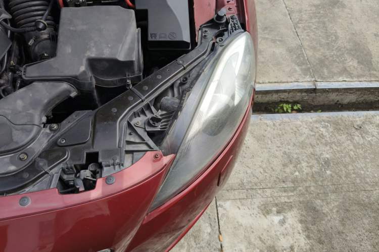 Used Volvo V40 2015 1.6T Zhiyi Edition Engine Bay Left