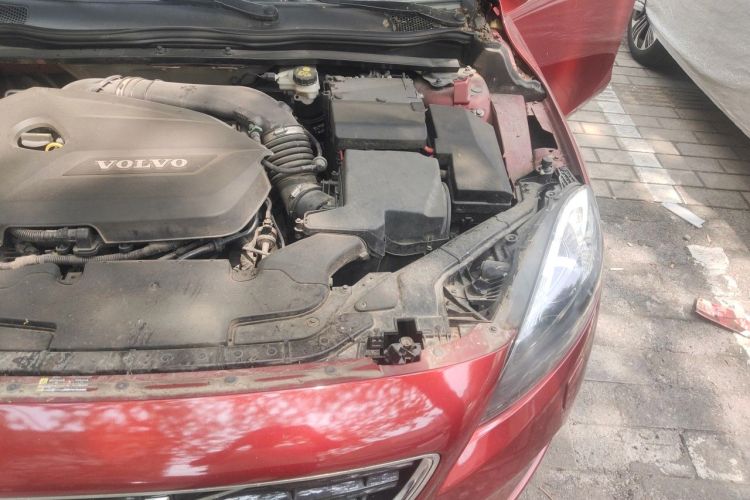 Used Volvo V40 2015 1.6T Zhiya Edition Engine Bay Left