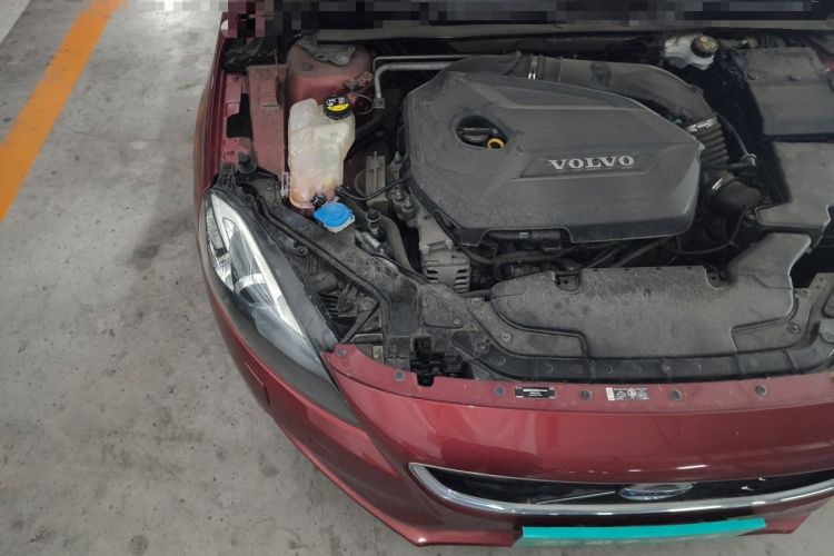 Used Volvo V40 2015 1.6T Zhiyi Edition Engine Bay Right