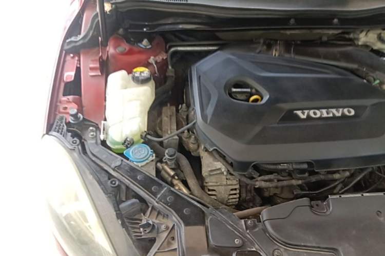 Used Volvo V40 2015 1.6T Zhiya Edition Engine Bay Right