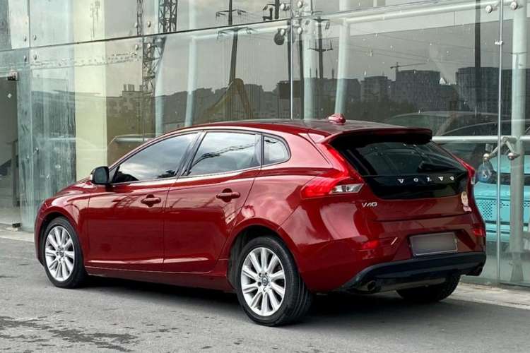 Used Volvo V40 2015 1.6T Zhiyi Edition Exterior 2