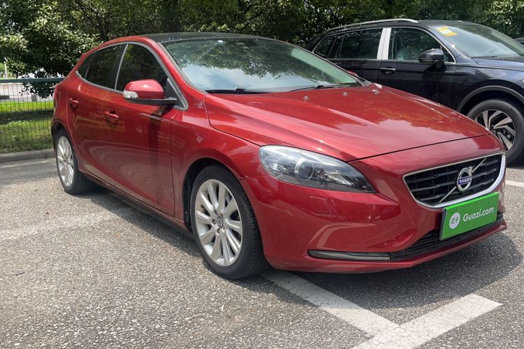 Used Volvo V40 2015 1.6T Zhiyi Edition Exterior 4