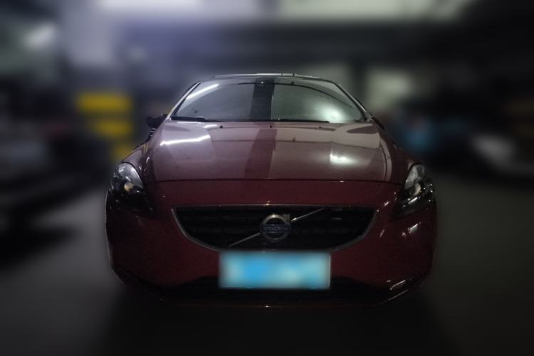 Used Volvo V40 2015 1.6T Zhiyi Edition Front