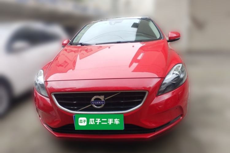 Used Volvo V40 2015 1.6T Zhiya Edition Front