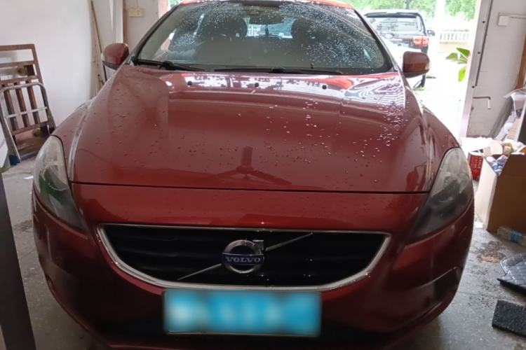 Used Volvo V40 2015 1.6T Zhiyi Edition Front
