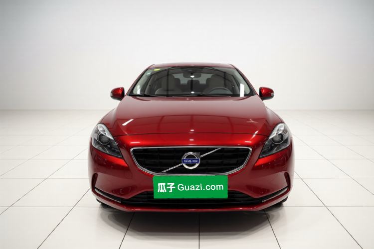 Used Volvo V40 2015 1.6T Zhiyi Edition Front