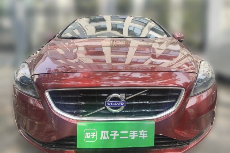 Used Volvo V40 2015 1.6T Zhiya Edition Front