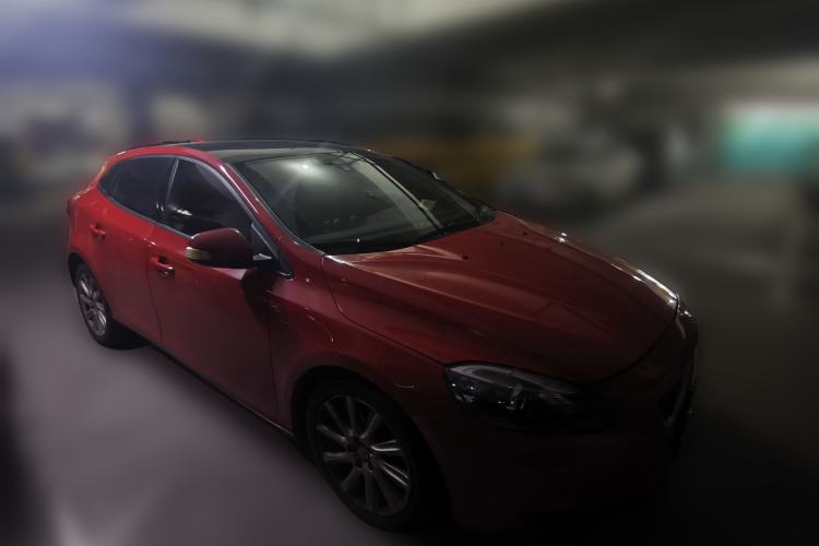 Used Volvo V40 2015 1.6T Zhiyi Edition Front Right 45 Deg
