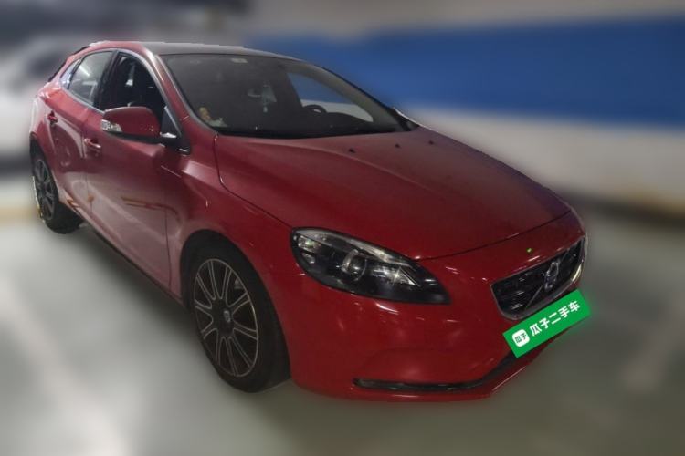 Used Volvo V40 2015 1.6T Zhiyi Edition Front Right 45 Deg