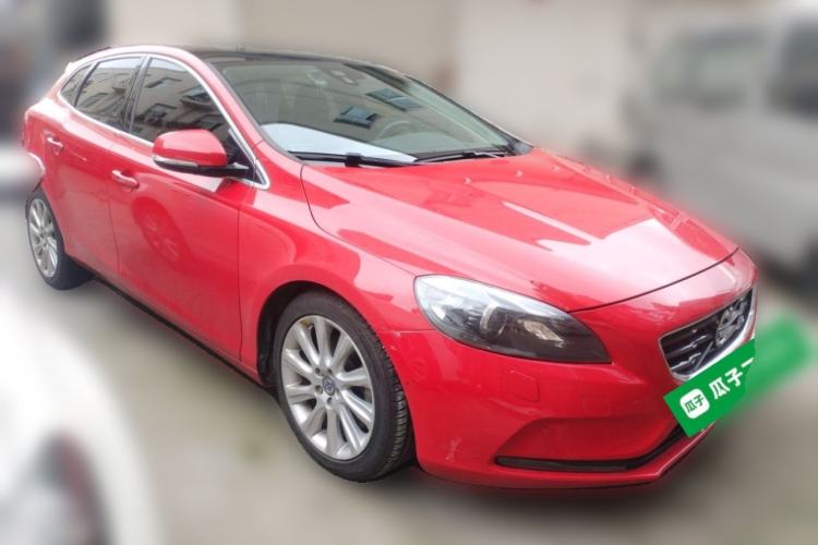 Used Volvo V40 2015 1.6T Zhiya Edition Front Right 45 Deg
