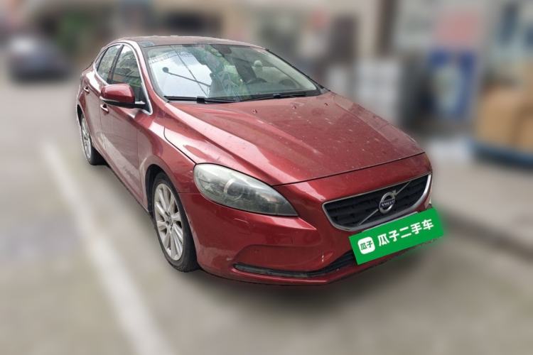 Used Volvo V40 2015 1.6T Zhiya Edition Front Right 45 Deg