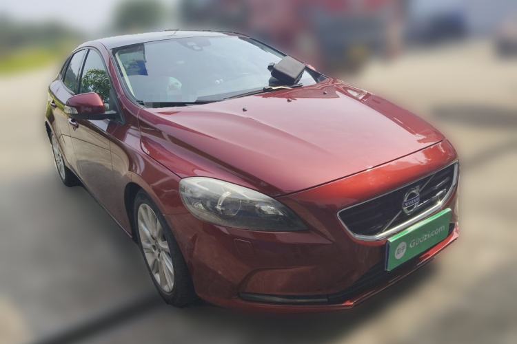Used Volvo V40 2015 1.6T Zhiyi Edition Front Right 45 Deg