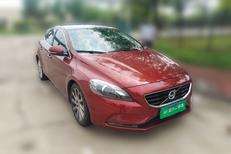 Used Volvo V40 2015 1.6T Zhiya Edition Front Right 45 Deg