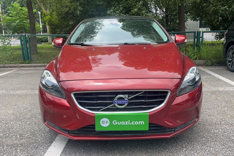 Used Volvo V40 2015 1.6T Zhiyi Edition Front