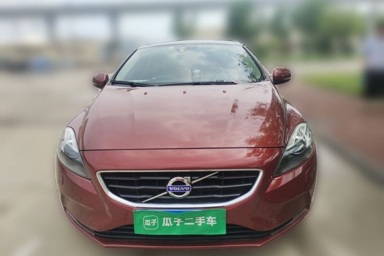 Used Volvo V40 2015 1.6T Zhiya Edition Front