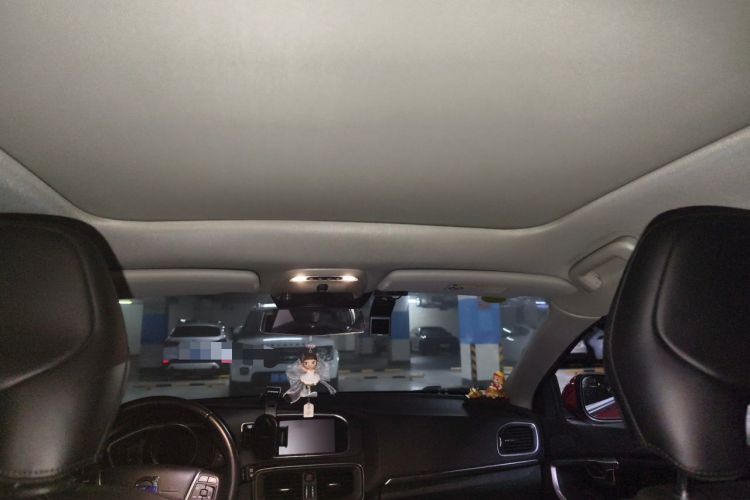 Used Volvo V40 2015 1.6T Zhiyi Edition Headliner