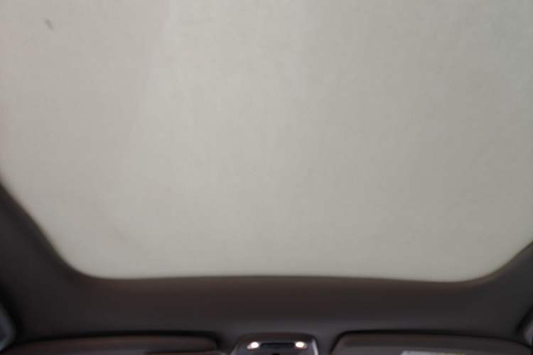 Used Volvo V40 2015 1.6T Zhiyi Edition Headliner
