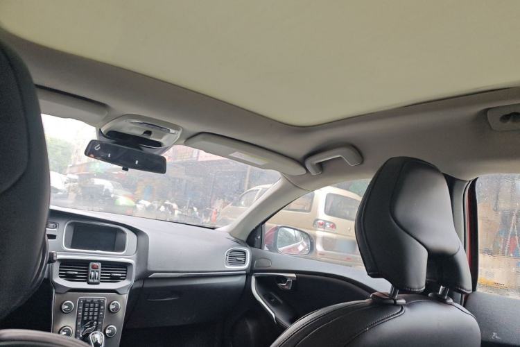 Used Volvo V40 2015 1.6T Zhiya Edition Headliner