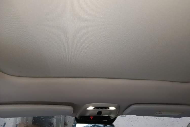 Used Volvo V40 2015 1.6T Zhiyi Edition Headliner