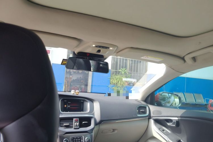 Used Volvo V40 2015 1.6T Zhiyi Edition Headliner