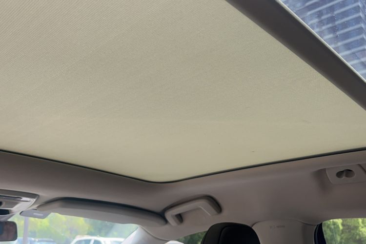 Used Volvo V40 2015 1.6T Zhiyi Edition Headliner