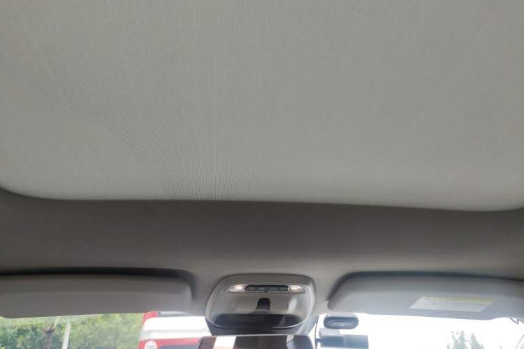 Used Volvo V40 2015 1.6T Zhiya Edition Headliner