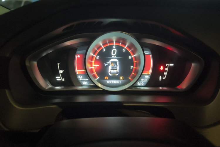 Used Volvo V40 2015 1.6T Zhiyi Edition Instrument Cluster