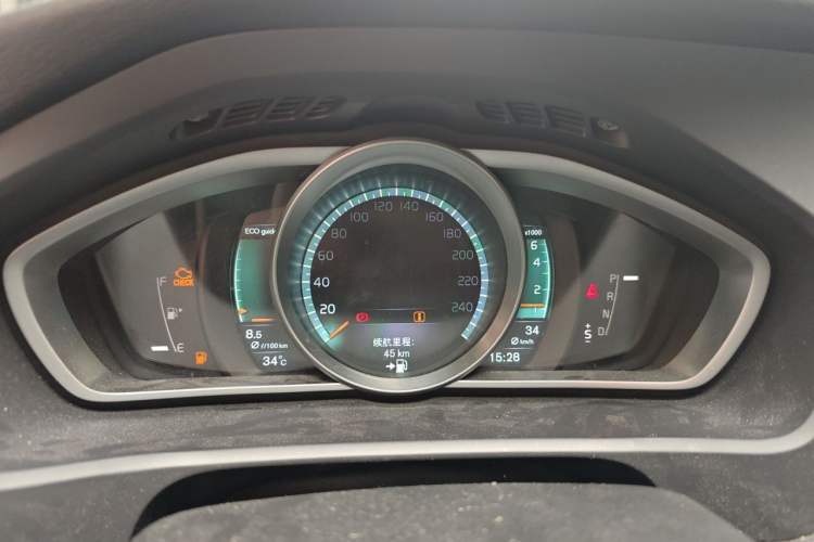 Used Volvo V40 2015 1.6T Zhiya Edition Instrument Cluster