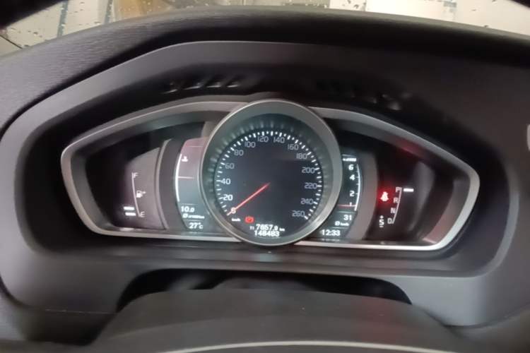Used Volvo V40 2015 1.6T Zhiyi Edition Instrument Cluster