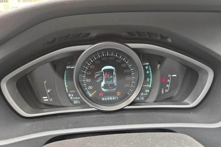 Used Volvo V40 2015 1.6T Zhiya Edition Instrument Cluster