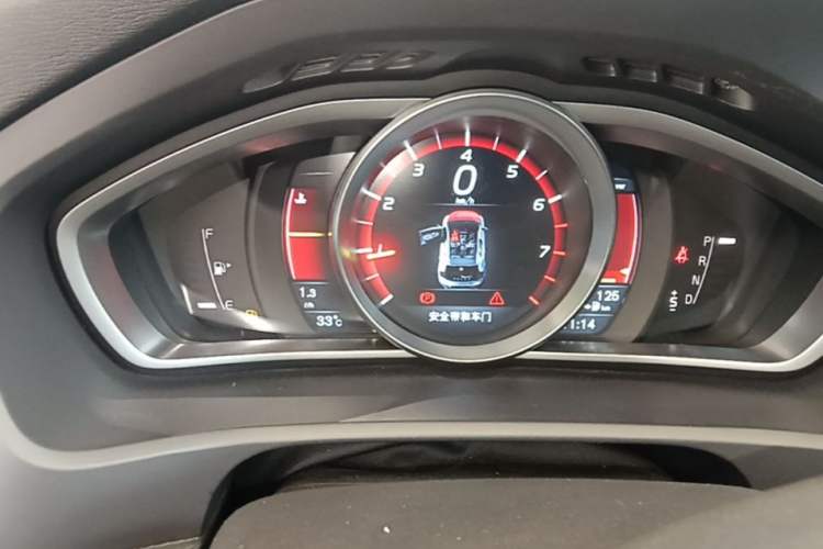 Used Volvo V40 2015 1.6T Zhiya Edition Instrument Cluster