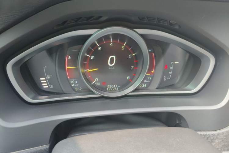 Used Volvo V40 2015 1.6T Zhiyi Edition Instrument Cluster