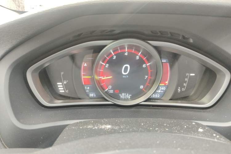 Used Volvo V40 2015 1.6T Zhiya Edition Instrument Cluster