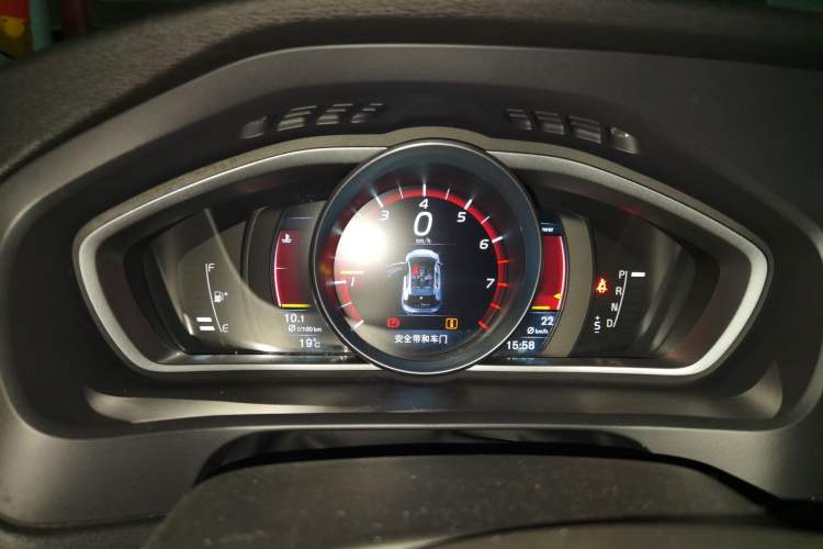 Used Volvo V40 2015 1.6T Zhiyi Edition Instrument Cluster