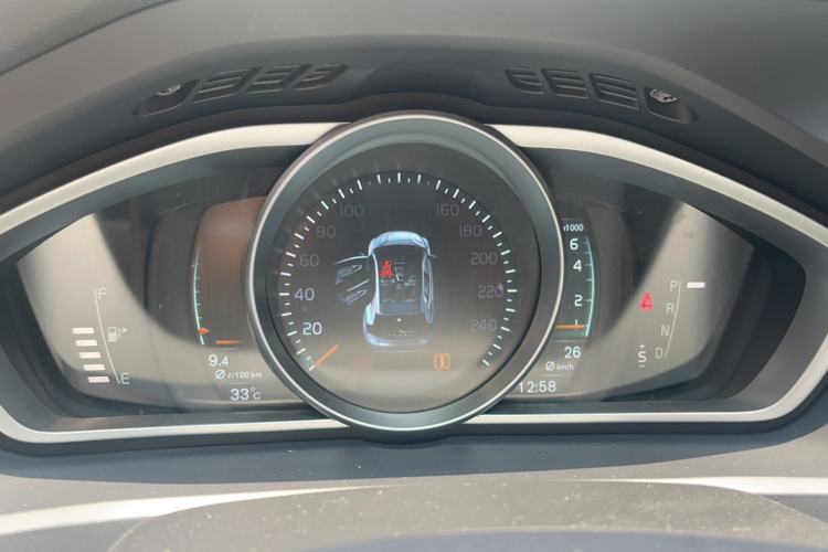 Used Volvo V40 2015 1.6T Zhiyi Edition Instrument Cluster