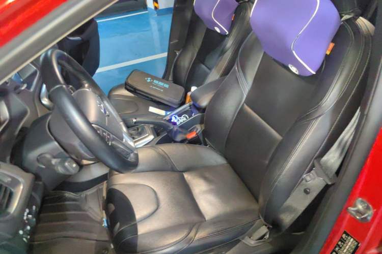Used Volvo V40 2015 1.6T Zhiya Edition Left Front Seat