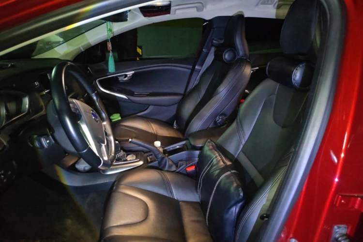 Used Volvo V40 2015 1.6T Zhiyi Edition Left Front Seat