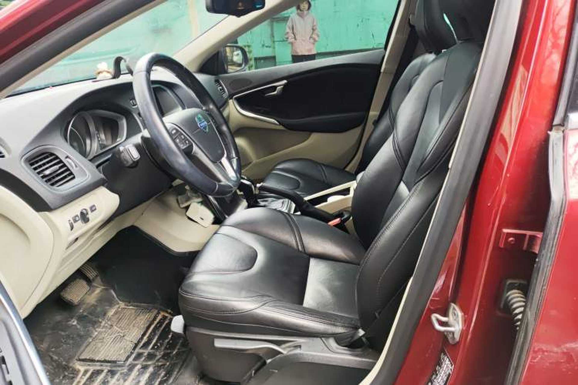 Used Volvo V40 2015 1.6T Zhiyi Edition Left Front Seat