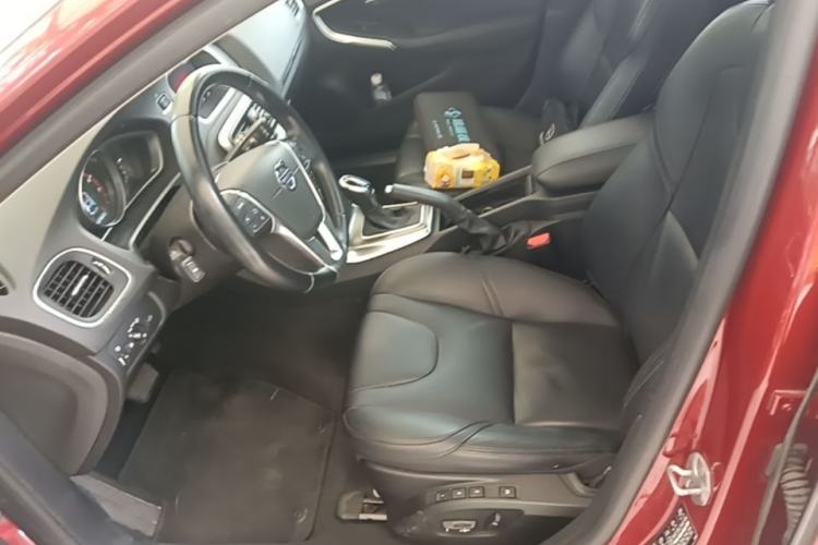 Used Volvo V40 2015 1.6T Zhiya Edition Left Front Seat