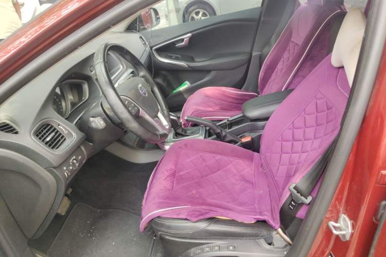 Used Volvo V40 2015 1.6T Zhiya Edition Left Front Seat