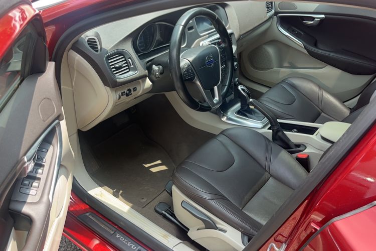 Used Volvo V40 2015 1.6T Zhiyi Edition Left Front Seat