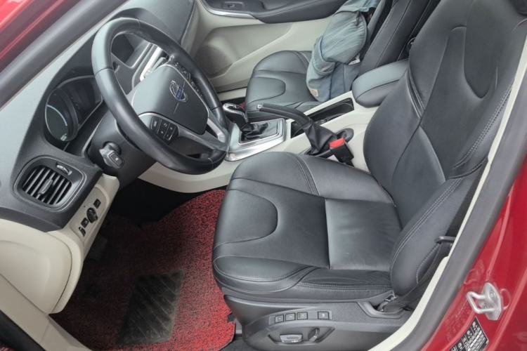 Used Volvo V40 2015 1.6T Zhiya Edition Left Front Seat