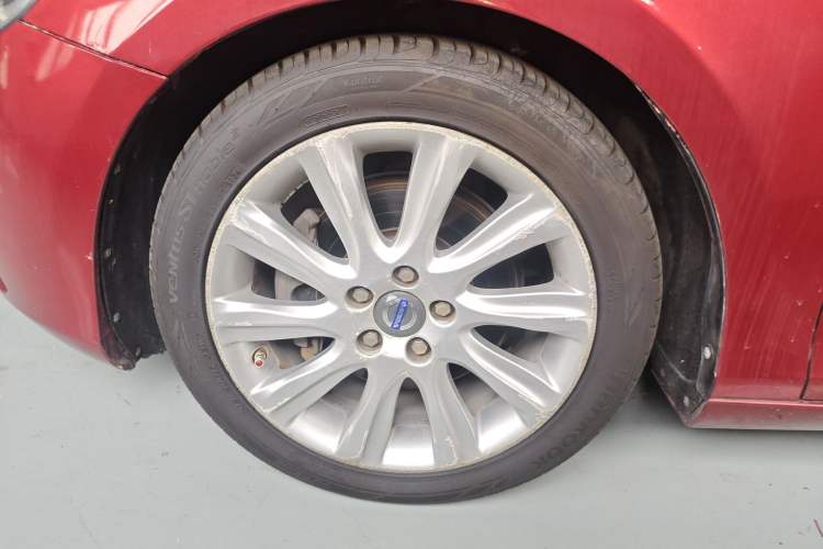 Used Volvo V40 2015 1.6T Zhiyi Edition Left Front Wheel Hub