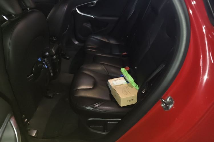 Used Volvo V40 2015 1.6T Zhiyi Edition Left Rear Seat