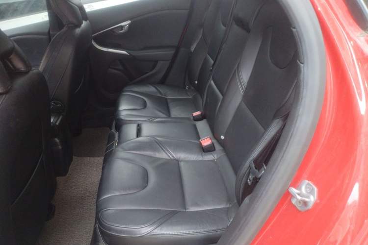 Used Volvo V40 2015 1.6T Zhiya Edition Left Rear Seat