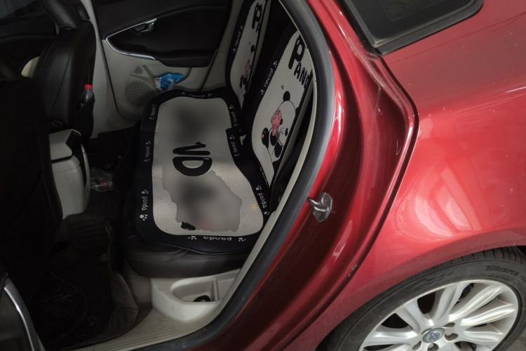 Used Volvo V40 2015 1.6T Zhiyi Edition Left Rear Seat